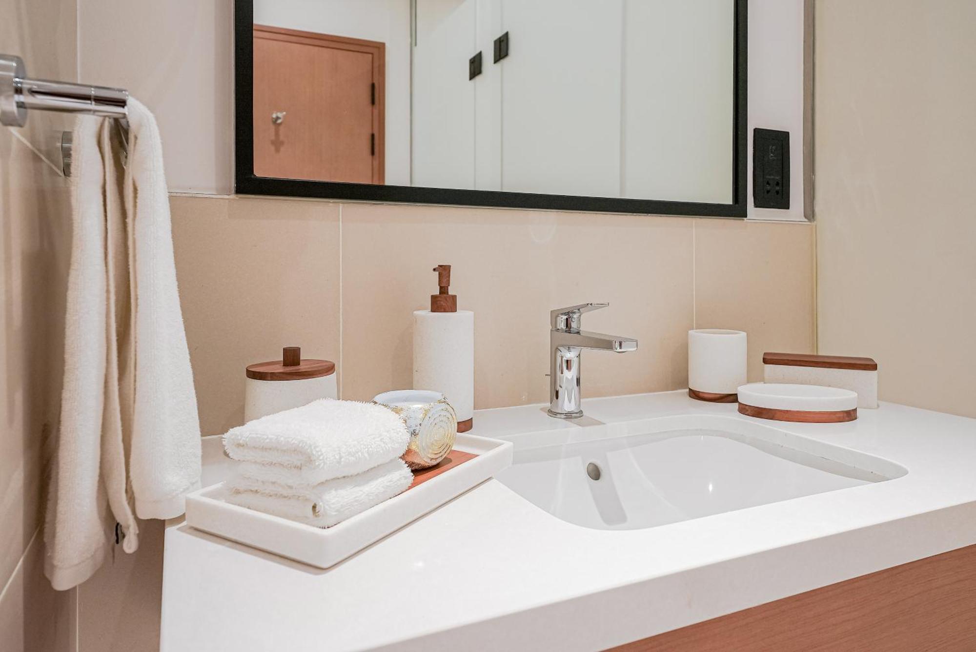New Luxe 3br In Vida Marina W/ Breathtaking Views Apartment Dubai