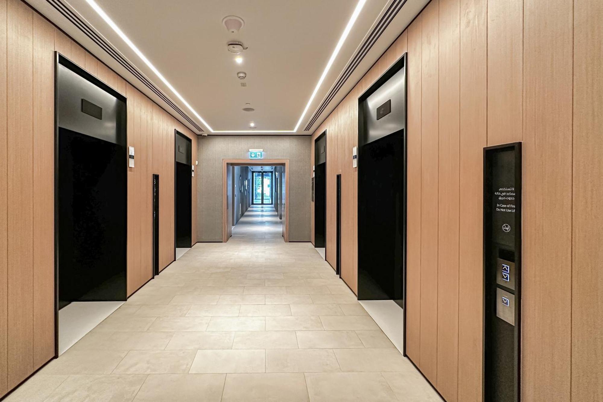 New Luxe 3br In Vida Marina W/ Breathtaking Views Dubai