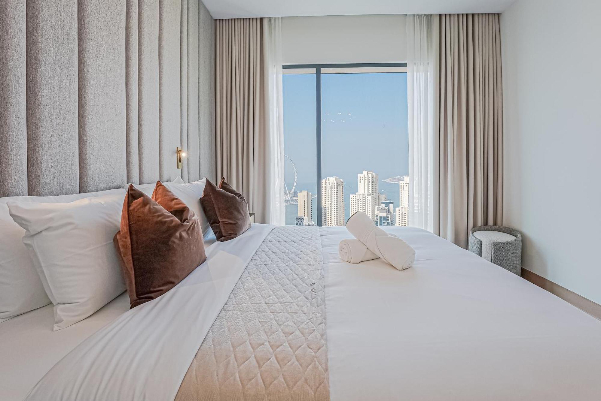 Apartment New Luxe 3br In Vida Marina W/ Breathtaking Views Dubai