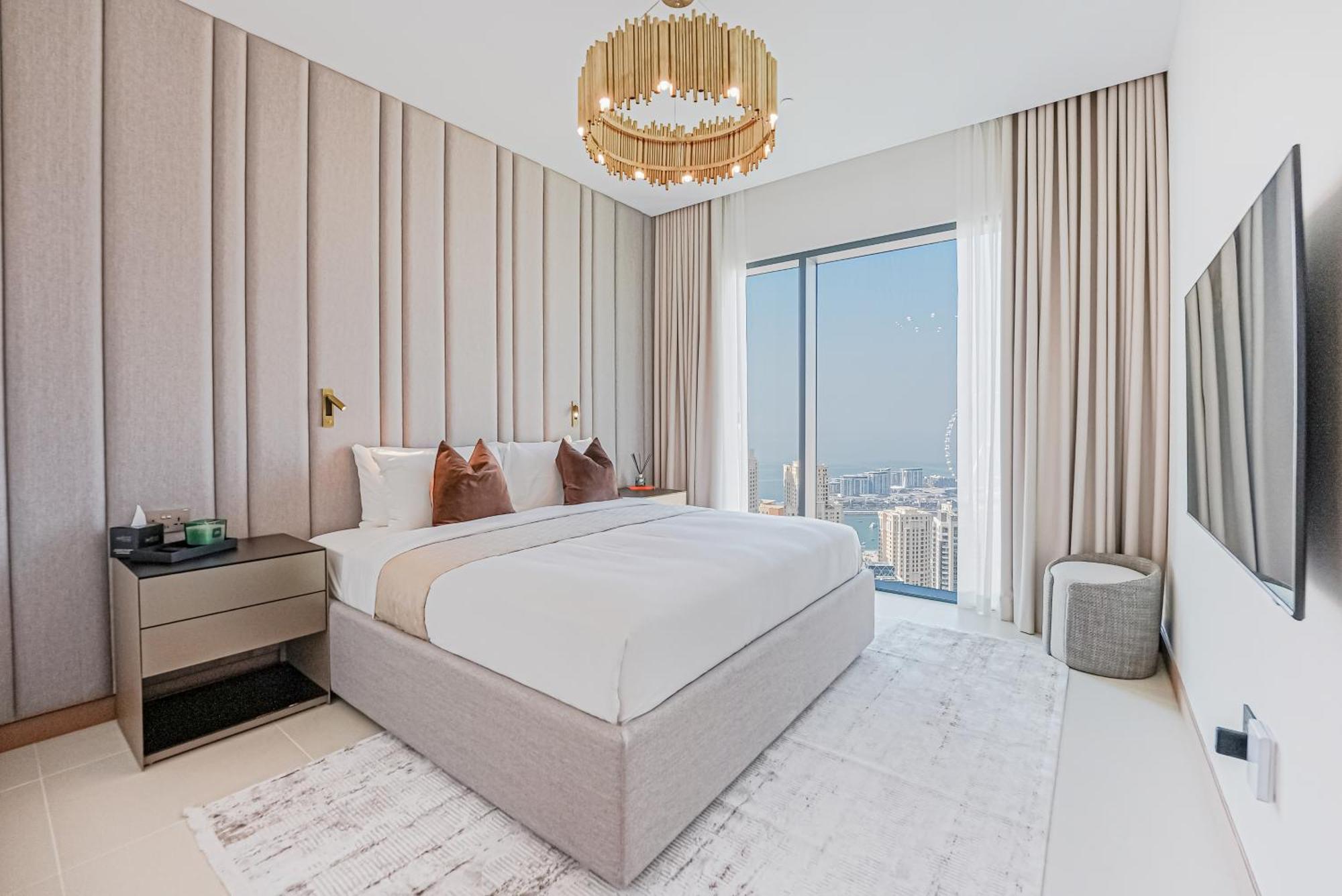New Luxe 3br In Vida Marina W/ Breathtaking Views Dubai