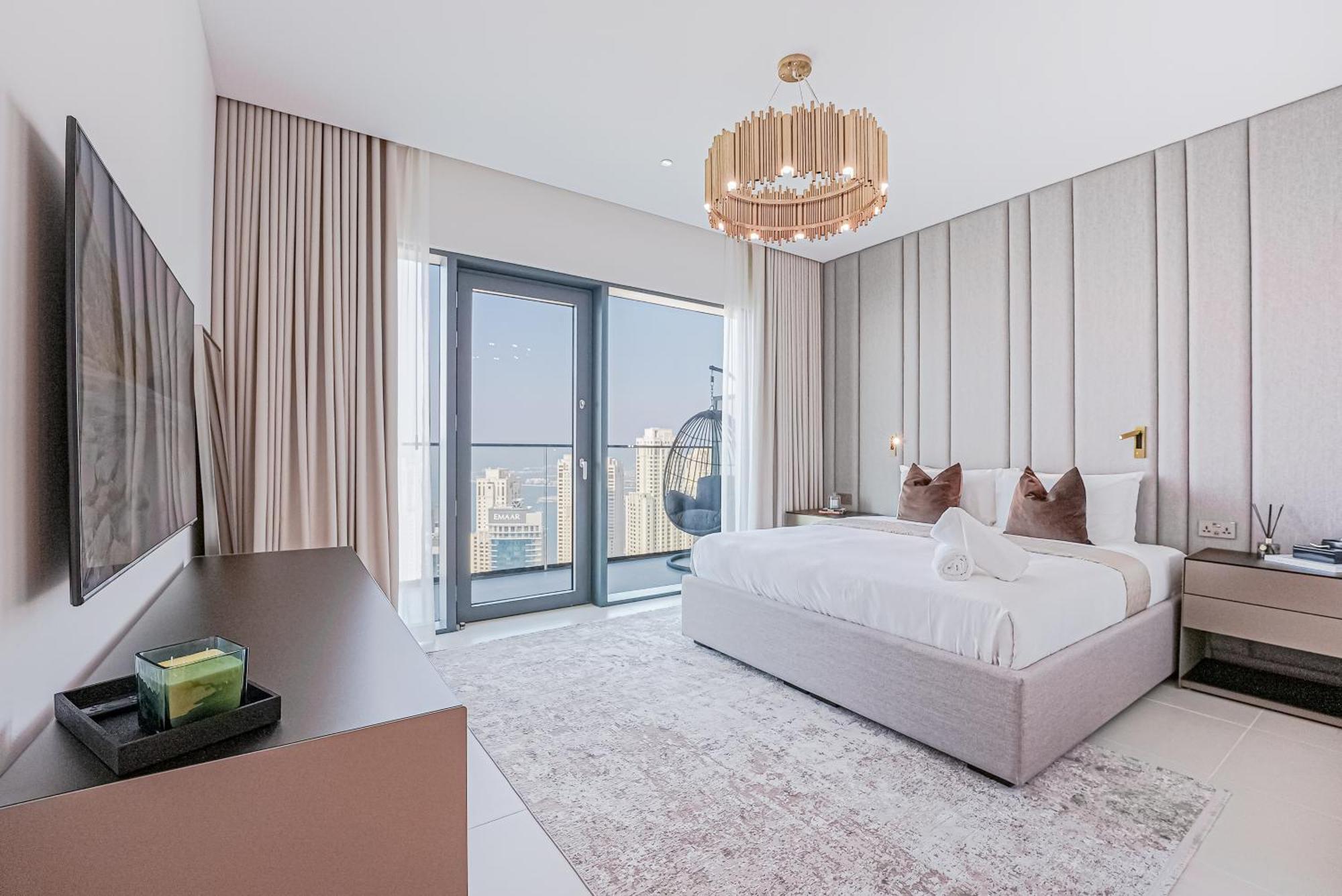 Apartment New Luxe 3br In Vida Marina W/ Breathtaking Views Dubai