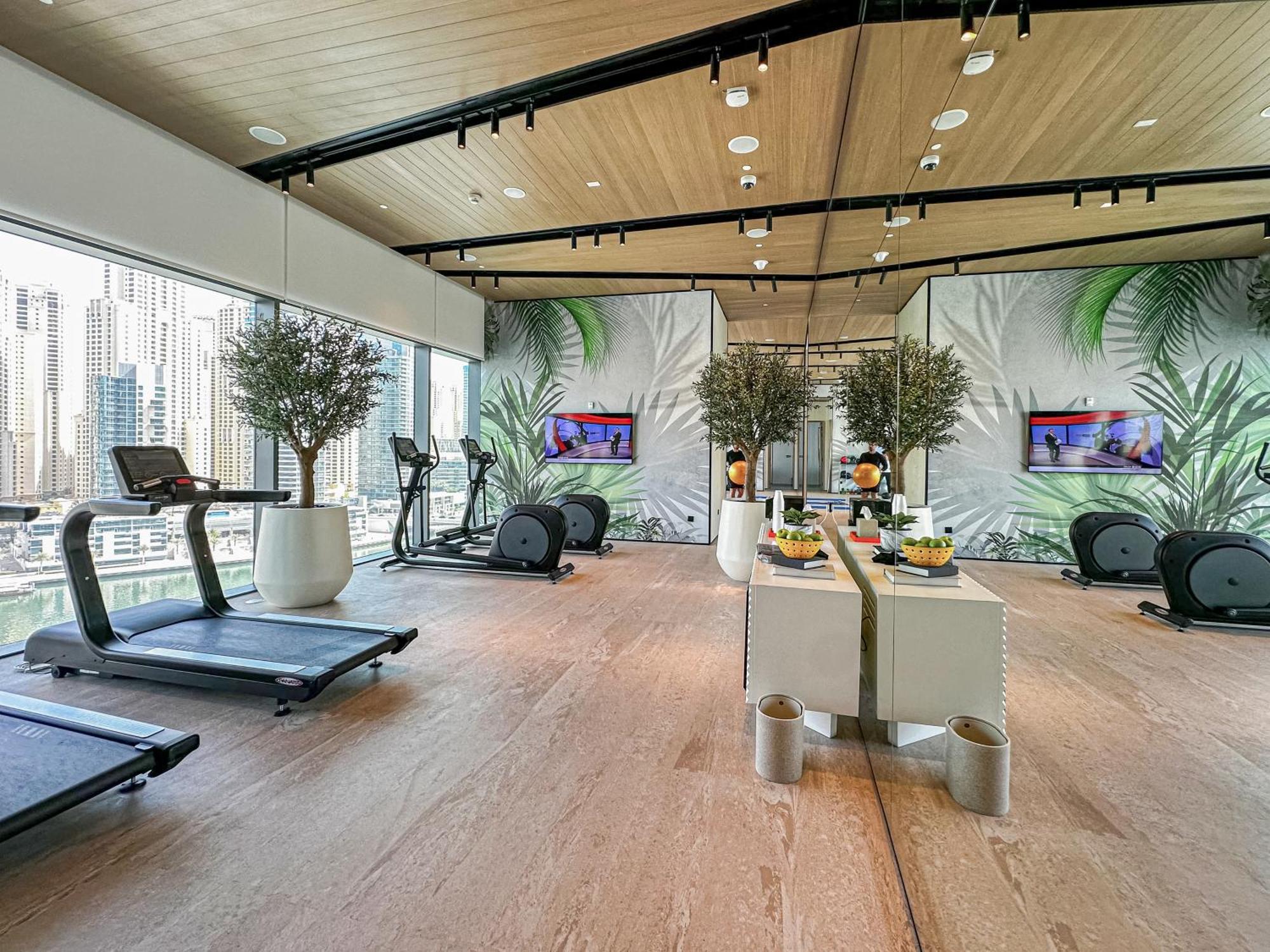 New Luxe 3br In Vida Marina W/ Breathtaking Views Dubai